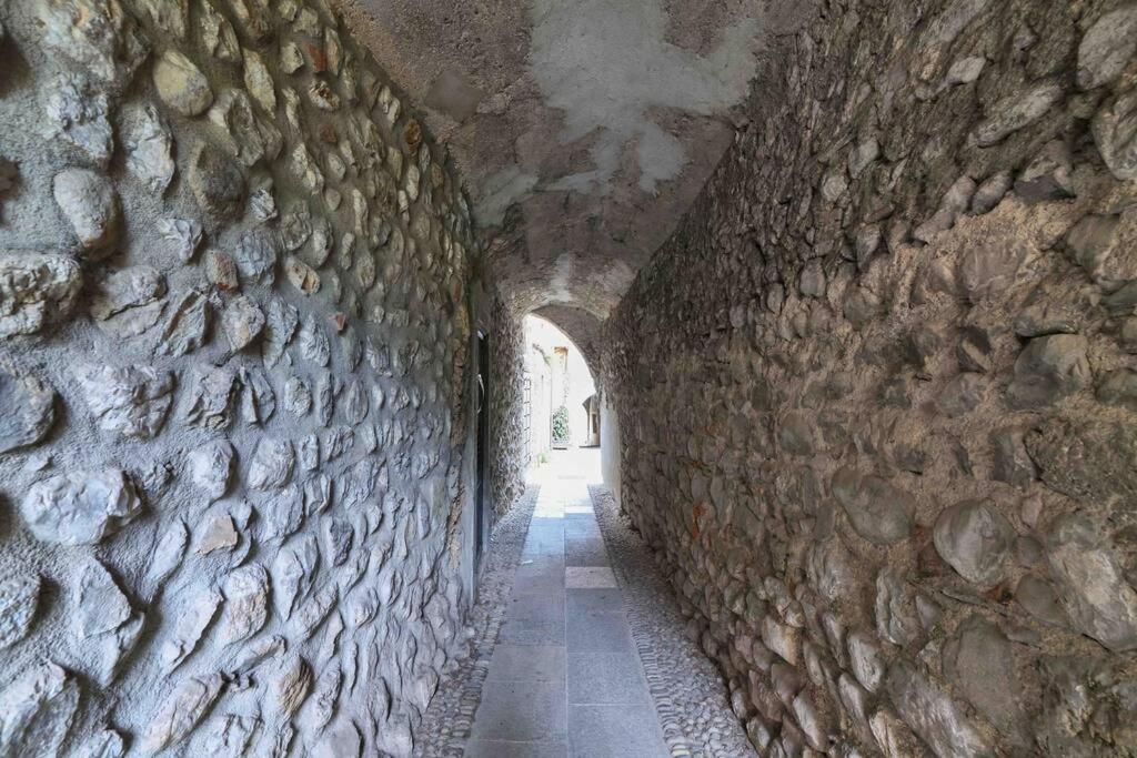 Borgo Di Terzo Bifocale In Centro Storico Check In 24H Fast Wi-Fi Bus 500M Apartment Luaran gambar