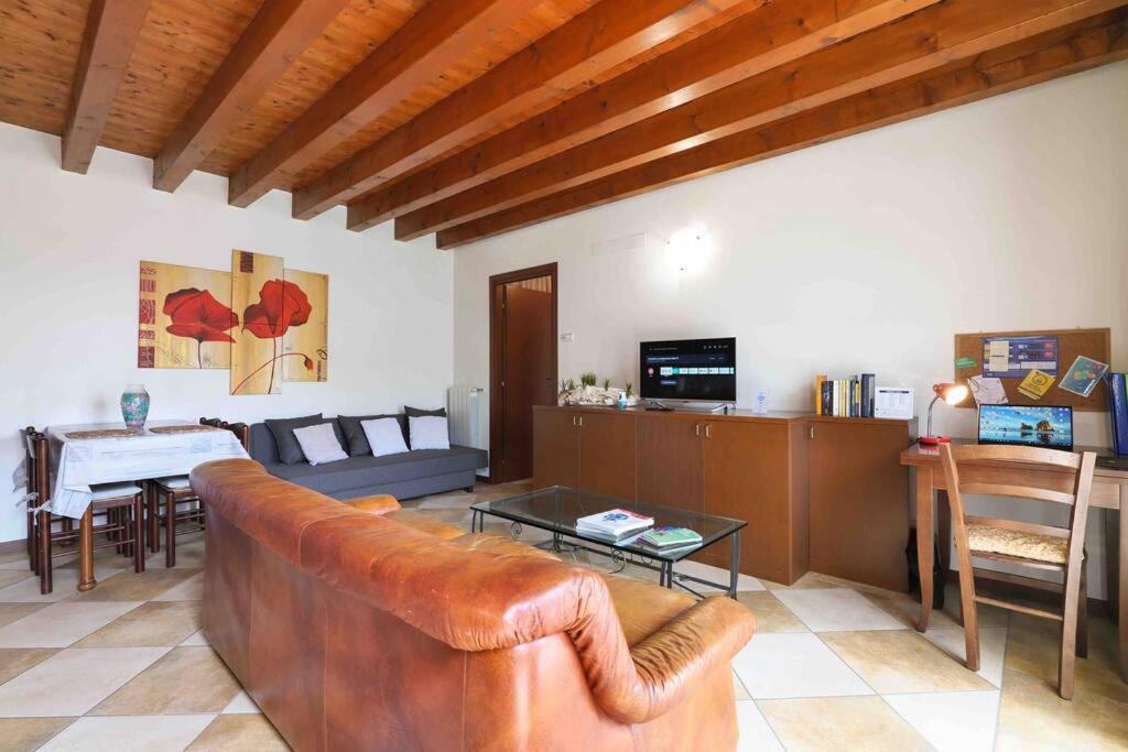 Borgo Di Terzo Bifocale In Centro Storico Check In 24H Fast Wi-Fi Bus 500M Apartment Luaran gambar